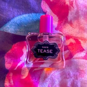 New Rare VS Tease Noir perfume
